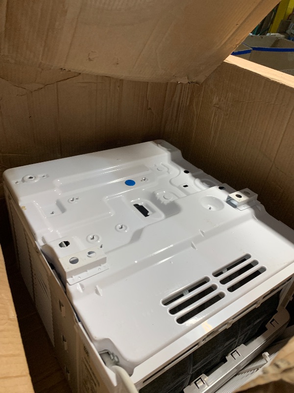 View 3 of ** PARTS ONLY TURNS ON BUT HAS SOME DAMAGED COMPONENTS***
Midea 12,000 BTU Window Air Conditioner with Heat, 550 Sq Ft
