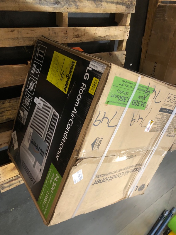View 3 of ***FACTORY SEALED ***LG 24,500 BTU Window Air Conditioner, 230V, Cools 1,560 Sq.Ft. (39' x 40' Room Size), Quiet Operation, Electronic Control with Remote, 3 Cooling & Fan Speeds, Auto Restart, White