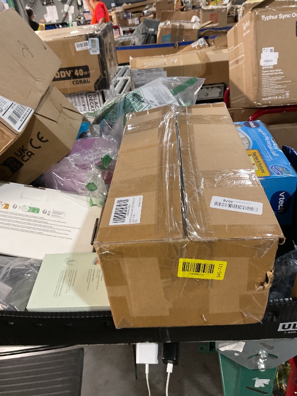 View 3 of ** may or may not be missing parts **
300W Upgraded LED Parking Lot Light with Photocell 45000lm 5000K, ETL, IP66 Waterproof Adjustable 3-Head Commercial Lighting Outdoor, Pole Mount, Flood Lights for Roadways, Driveways