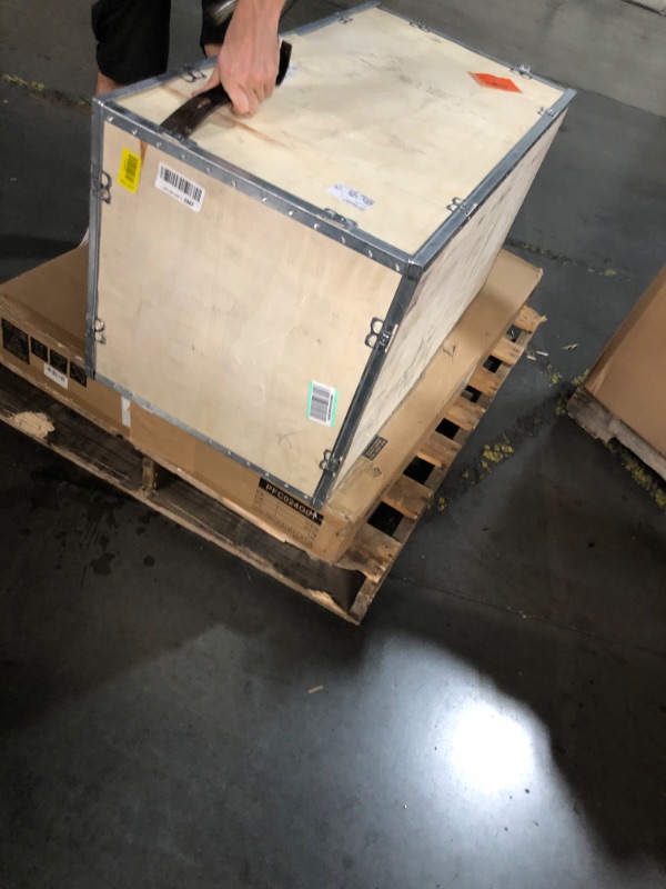 View 2 of ***TRUCK/TRAILER PICKUP ONLY***LANDEN 90P Rimless Aquarium - 44 Gallon Ultra Clear Glass
