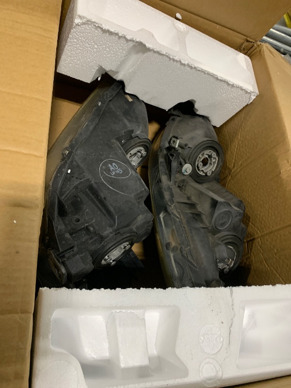 Photo 1 of ***VERY USED*** WEELMOTO Headlight Assembly for 2003-2007 Honda Accord, OE Headlamp Replacement, Black Housing, Amber Reflector, Left+Right 2/4-Door