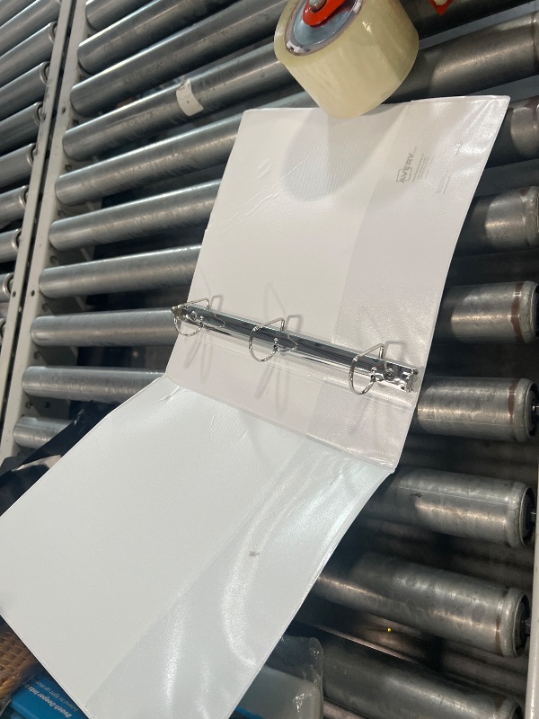 Photo 1 of *** BENT*** Avery Showcase 1.5" View Binder, White