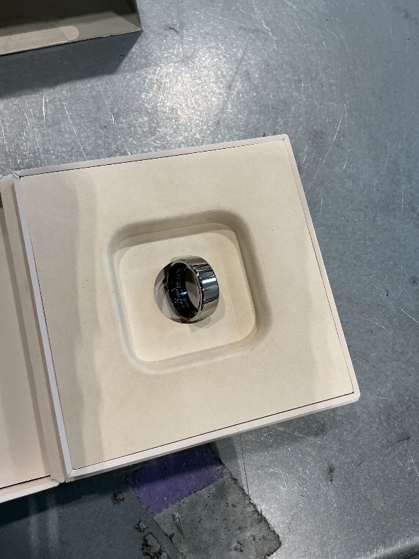 View 2 of [MISSING CHARGING CABLE] OURA Ring 5 Smart Ring - Silver - Size 6