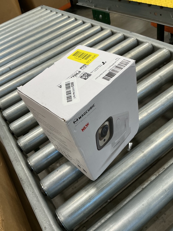 Photo 1 of ?Auto Focus&1080P?Magcubic Mini Smart Projector 4K Support, Built in Apps