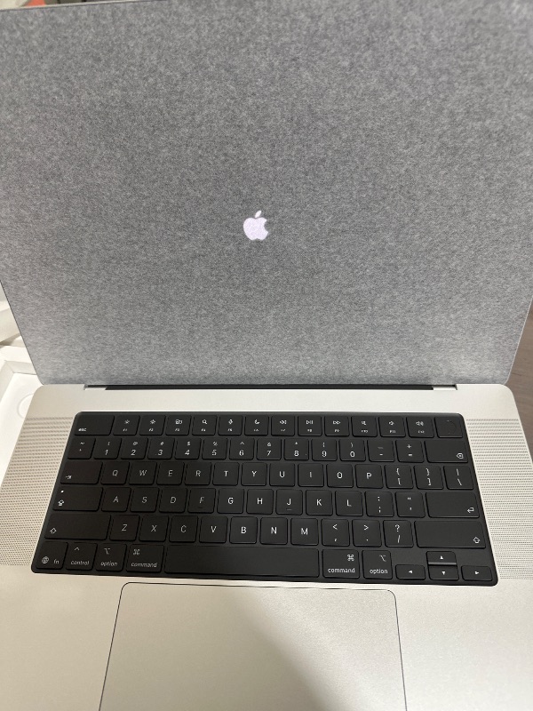 Photo 1 of Apple 2026 MacBook Pro 16.2" M5 Max 48GB RAM 2TB SSD