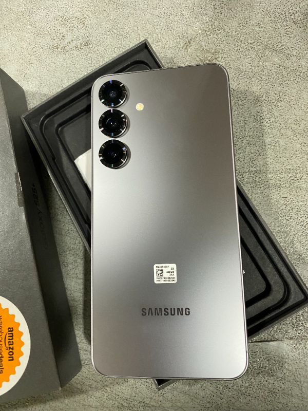Photo 1 of Samsung Galaxy S25 Cell Phone, 256GB Smartphone, Unlocked Android, AI Night Mode Camera, Snapdragon 8 Elite Fast Processor, ProScaler Display, 4000mAh Battery, 2025, US 1 Yr Warranty, Silver Shadow