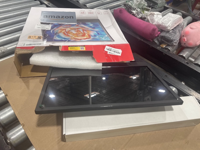 Photo 1 of Desobry 16" Smart LCD TV