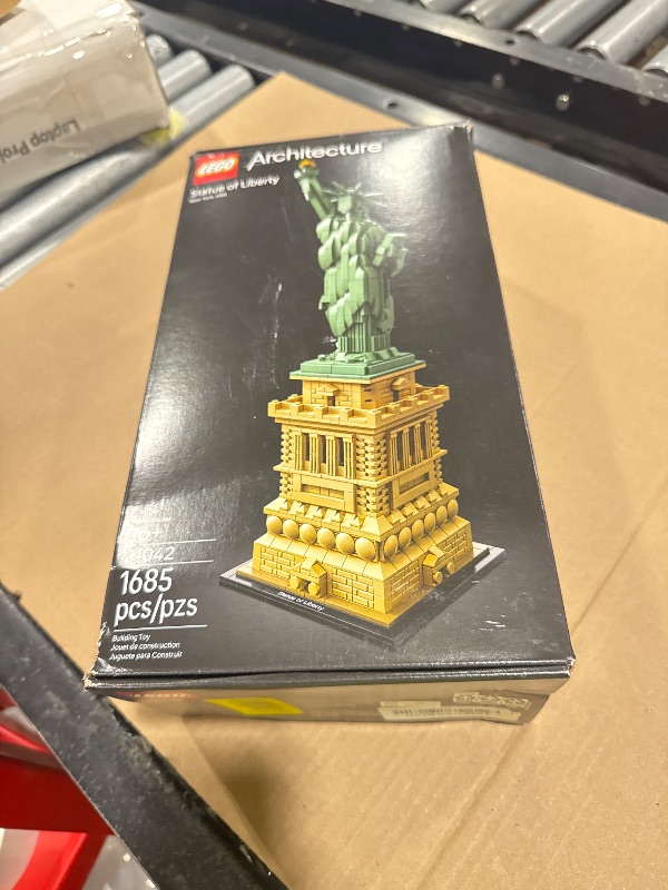 Photo 1 of LEGO Architecture Statue of Liberty Building Set 21042