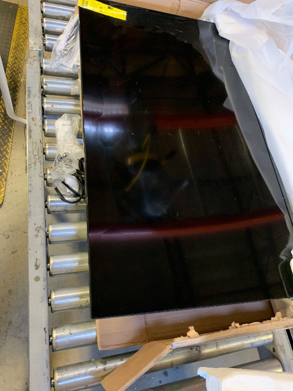 Photo 1 of Samsung 43-Inch Class Crystal UHD U8000H Series Samsung Vision AI Smart TV (2026 Model, 43U8000H) Crystal Processor 4K, Endless Free Content, Motion Xcelerator, Color Booster, Alexa Built-in. sell for parts