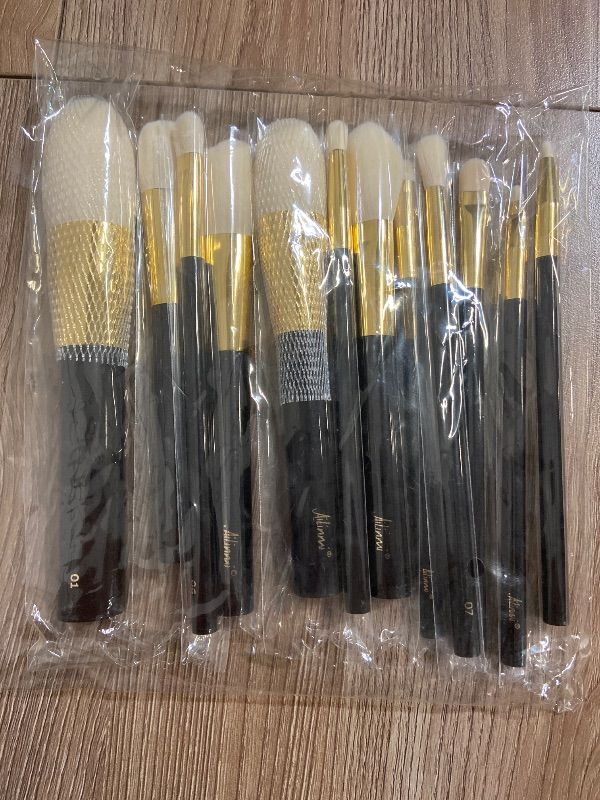 Photo 1 of Black & Gold 12-piece makeup brush set