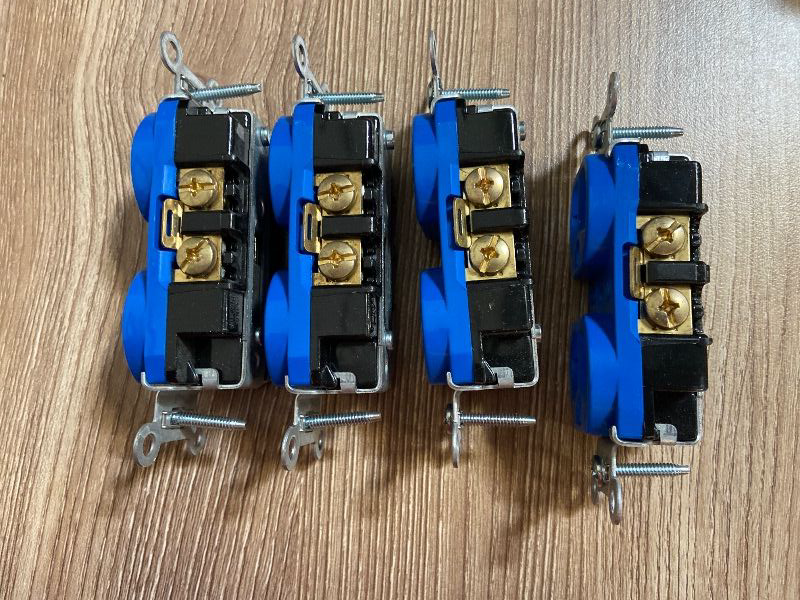 Photo 1 of 4pc duplex receptacle 20A 125V blue Specification grade