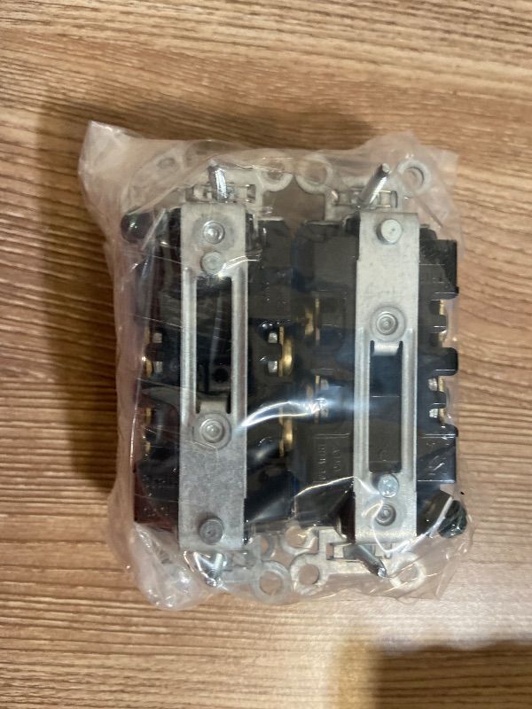 Photo 1 of 4pc duplex receptacle 20A 125V blue Specification grade