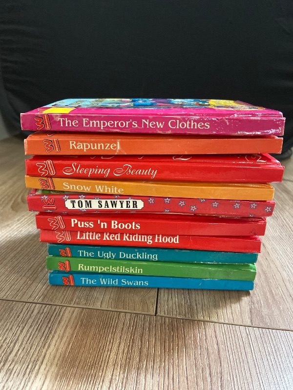 Photo 1 of 10 set of illustrated children's books, specifically part of the "Wiener Reader Classics" series.