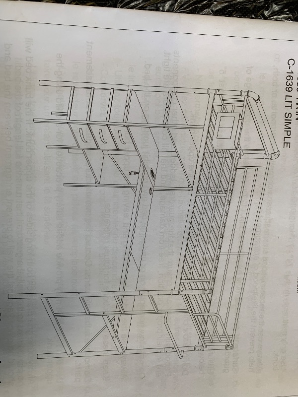 Photo 1 of bed frame cadre de lit