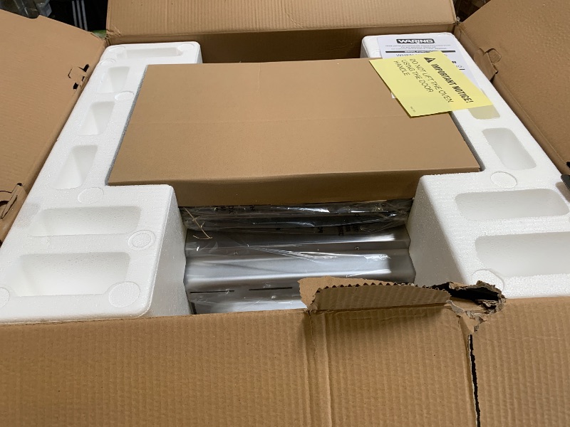 Photo 1 of Waring Convection Oven with Half-Size Pan Capacity