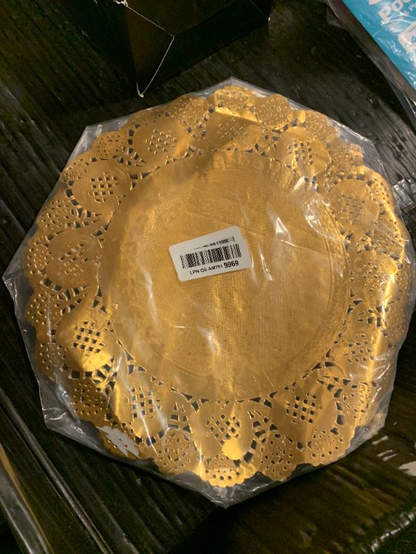 Photo 1 of MCEAST 100 Pack Round Gold Paper Doilies 13.5 Inches Lace Place Mats Rustic Scallop Doily Disposable Paper Table Pads for Food Cakes Crafts Party Weddings Tableware Decor