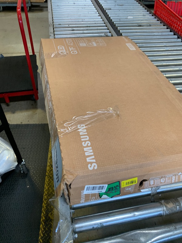 Photo 1 of Samsung 43-Inch Class QLED Q7F Series Samsung Vision AI Smart TV (2025 Model, 43Q7F) Quantum HDR, Object Tracking Sound Lite, Q4 AI Gen1 Processor, 4K upscaling, Gaming Hub, Alexa Built-in. sell for parts