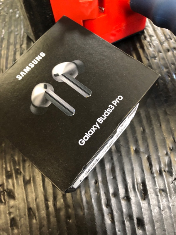 Photo 1 of Samsung Galaxy Buds 3 Pro AI True Wireless Bluetooth Earbuds, Noise Cancelling, Sound Optimization, Redesigned Comfort Fit, Silver [US Version, Amazon Exclusive, 2Yr Warranty]