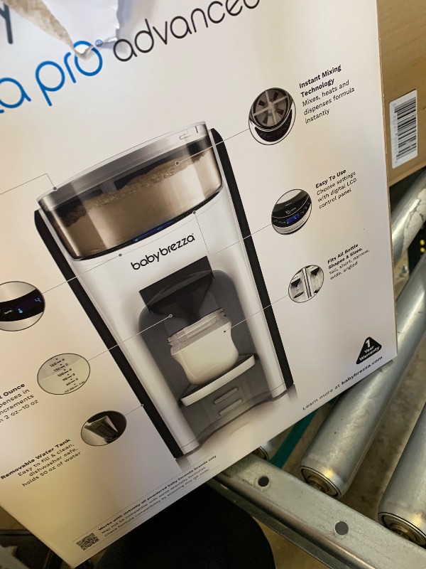 Photo 1 of Baby Brezza Formula Pro Advanced Formula Dispenser + Bottle Maker Machine
