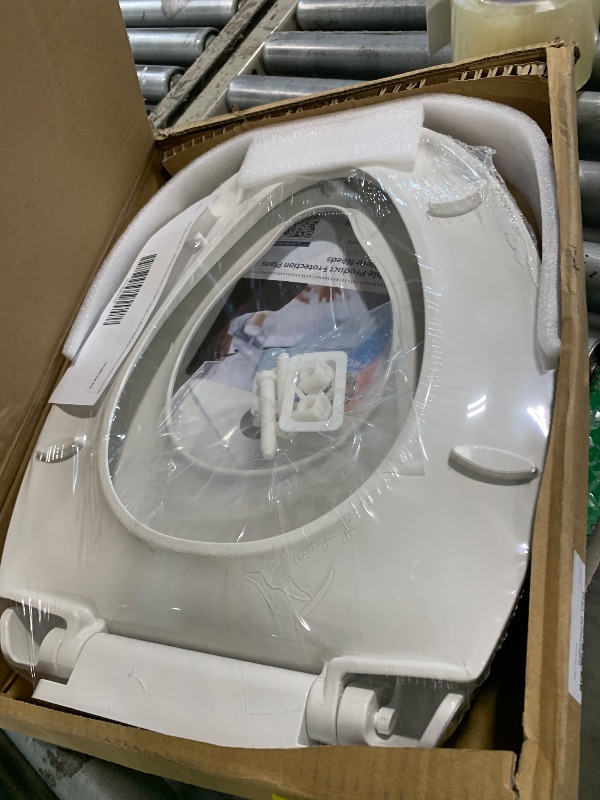 View 3 of (***SIMILAR*** Garvee Toilet Seat Cover Elongated Toilet Seat,PP Quick Release Flat Lid Toilet Seat Elongated Easy Remove Easy Clean for Bathroom Renovation Family Apartment Guest Restroom