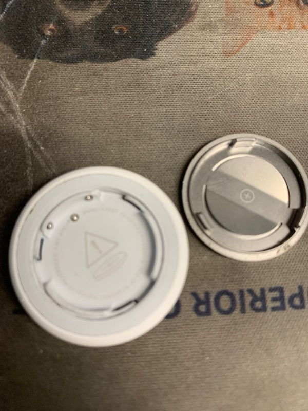 Photo 1 of ***NO BATTERY**&*Apple AirTag (1ST Generation): Tracker for Keychain, Wallet, and More; Locator with Sound; Simple One-Tap Setup with iPhone or iPad; Key Finder with up to 1.5X Precision Finding Range