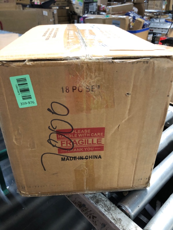 Photo 1 of ***FACTORY SEALED ***
AmorArc Ceramic Dinnerware Sets for 6, 18Pcs Plates and Bowls Sets Dishes