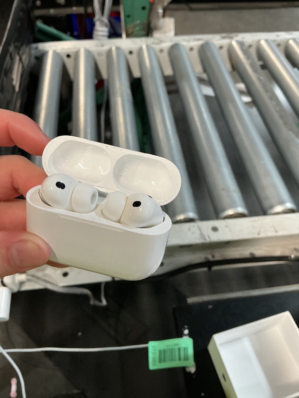 Photo 1 of ***DIRTY*** Apple AirPods Pro 3 Wireless Earbuds, Active Noise Cancellation, Live Translation, Heart Rate Sensing, Hearing Aid Feature, Bluetooth Headphones, Spatial Audio, High-Fidelity Sound, USB-C Charging