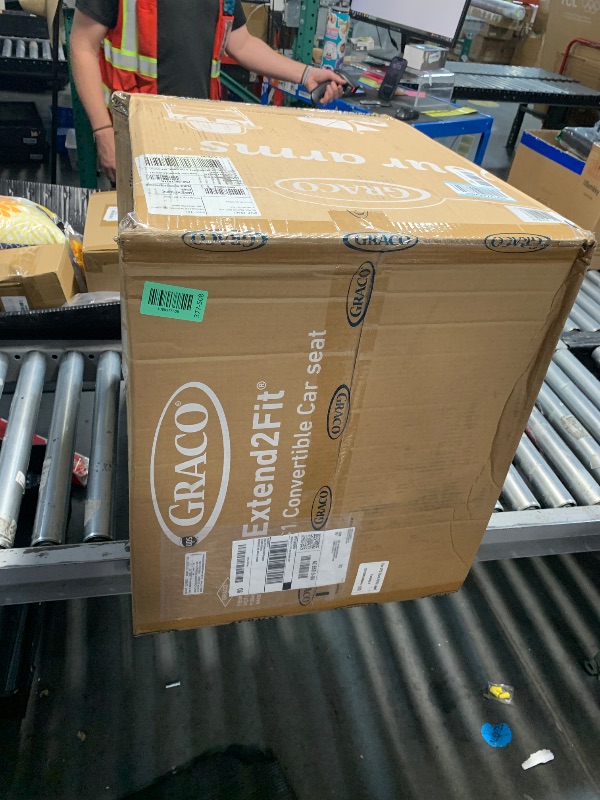 Photo 1 of ***FACTORY SEALED - OPENED FOR INSPECTION***
Graco Extend2Fit Convertible Car Seat, Rear and Forward Facing Car Seat with Adjustable Extension Panel for Extra Legroom, Great Gift for Baby Shower or Baby Registry, Gotham