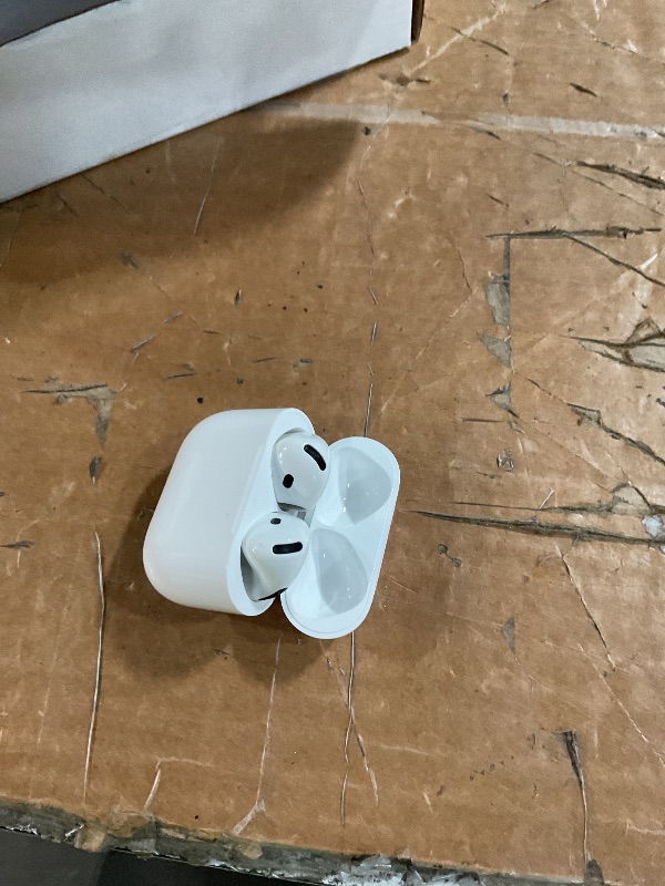 View 2 of ******DOSENT PAIR TO PHONE *****
Apple AirPods 4 with Active Noise Cancellation (Renewed)