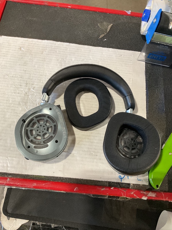 View 2 of ***MAJOR DAMAGE FOR PARTS ONLY***MISSING PARTS***
Turtle Beach Stealth 700 Gen 3 Wireless Gaming Headset