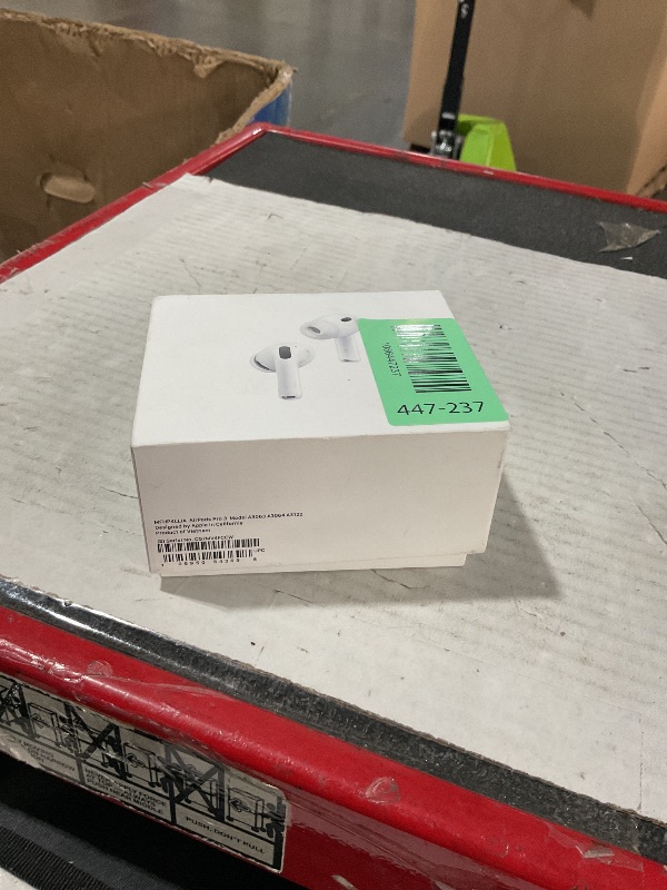 View 2 of ***LOCKED AND MISSING PARTS***
Apple AirPods Pro 3 Wireless Earbuds