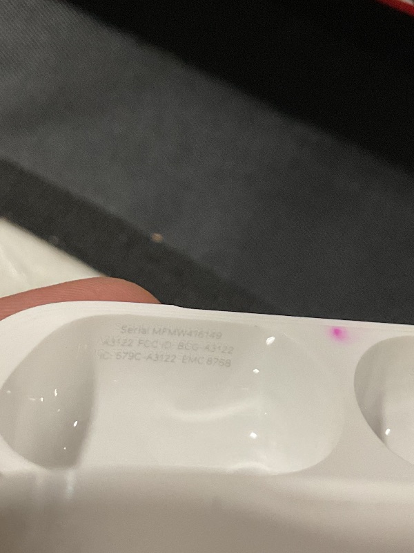 View 5 of ***MISSING PARTS***MINOR DAMAGE***
Apple AirPods Pro 3 Wireless Earbuds