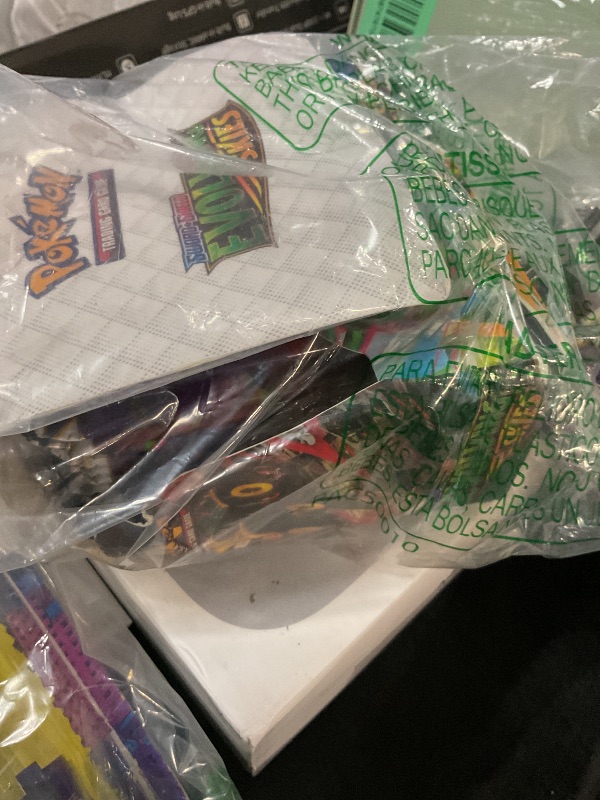 View 4 of **BOX OPENED - PACKS SEALED**Pokemon Sword & Shield Evolving Skies Booster Pack