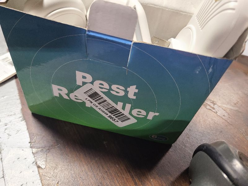 Photo 1 of 2026 Electronic Ultrasonic Pest Control Repeller Plug in for Roach Rodent Mouse Spider Bugs, Upgraded Mouse Repellent Ultrasonic Plug in Mice Repellent Indoor for Home, Office, Kitchen(6Pack)