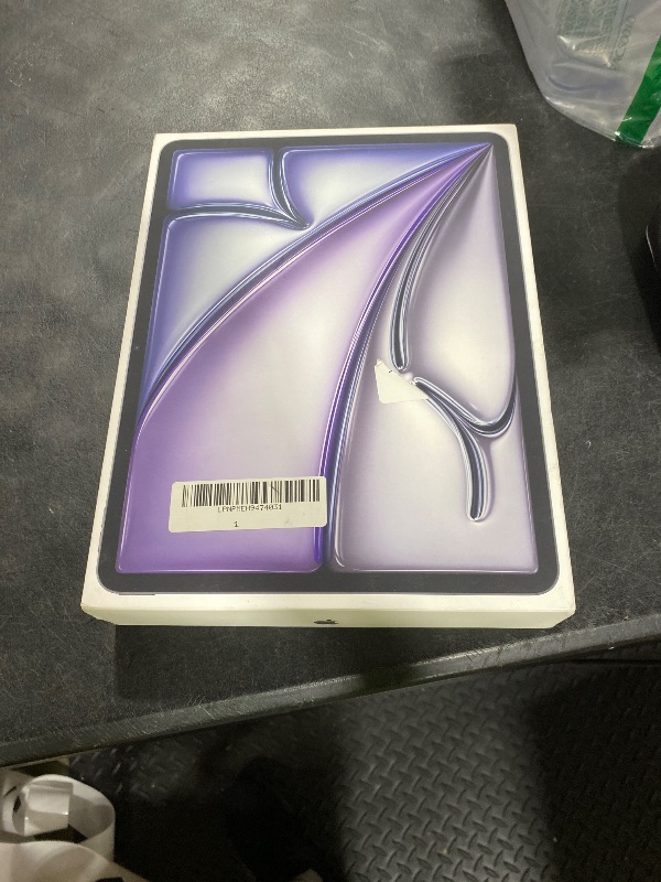 Photo 1 of Apple iPad Pro 13-Inch M4 256GB Silver