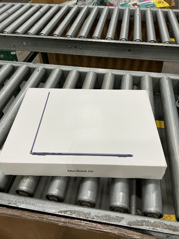 View 7 of Apple MacBook Air 15" M5 AI Laptop