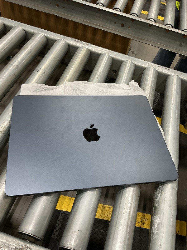 View 6 of Apple MacBook Air 15" M5 AI Laptop