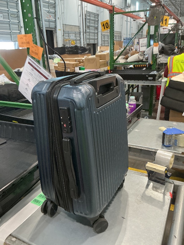 Photo 1 of [JUST ONE SUITCASE] LIGHT FLIGHT 3-Piece Expandable Luggage Set