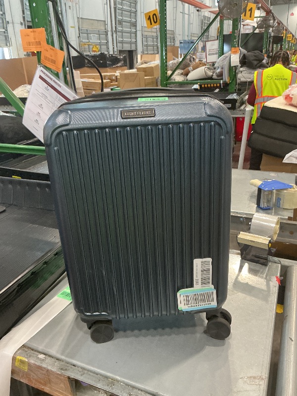 Photo 1 of [JUST ONE SUITCASE] LIGHT FLIGHT 3-Piece Expandable Luggage Set
