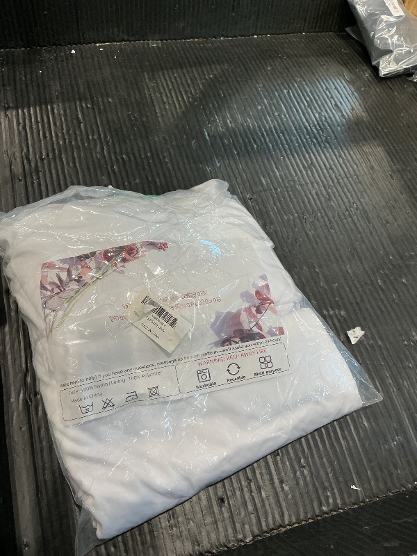 Photo 1 of 10x10 white cloth