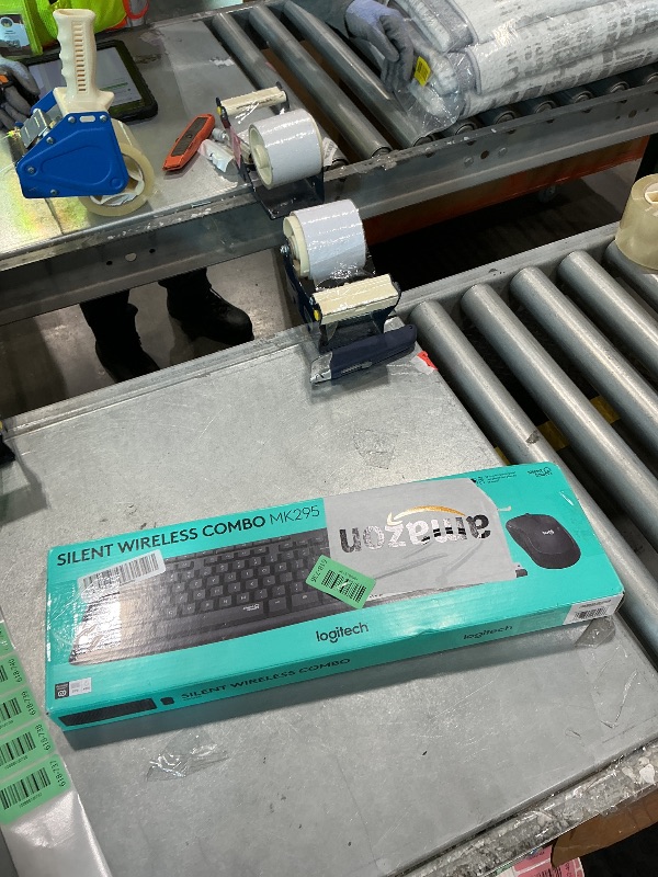 Photo 1 of [MISSING PARTS] Logitech MK295 Full Size Silent Wireless Keyboard Mouse Combo - Graphite