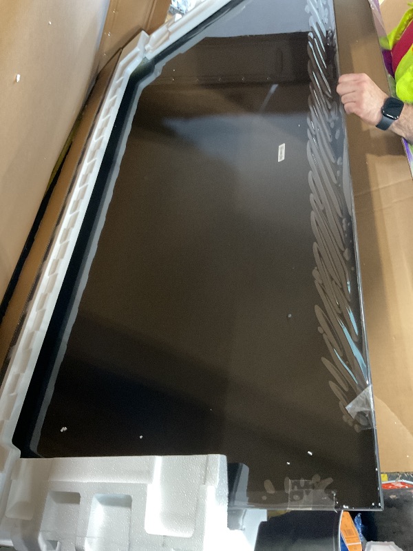 Photo 1 of ***FINAL SALES NO RETURN ***
***PARTS, NO FUNCTION ***
Roku 75" 4K QLED Smart TV