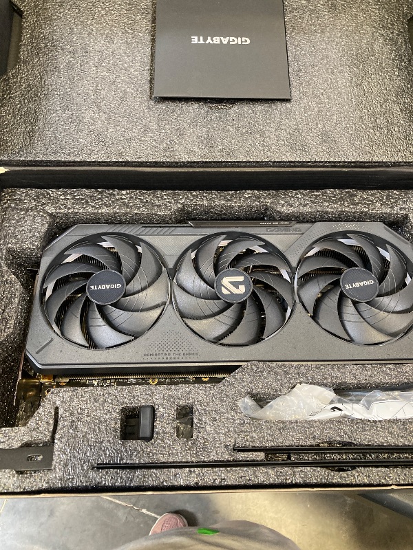 Photo 1 of GIGABYTE GeForce RTX 5080 Gaming OC 16G Graphics Card