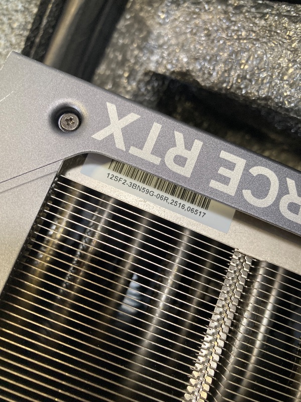 Photo 1 of GIGABYTE GeForce RTX 5080 Gaming OC 16G Graphics Card