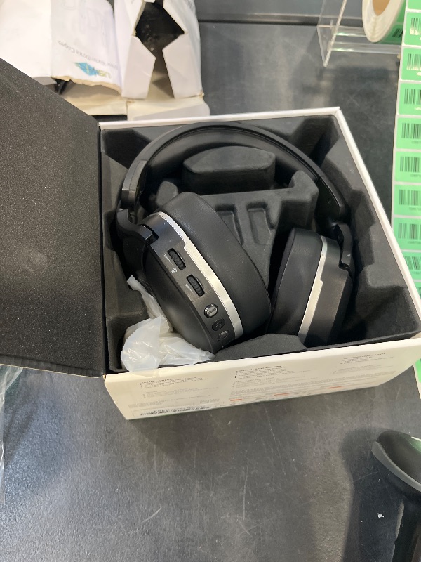 Photo 1 of Turtle Beach Stealth 700 Wireless Gaming Headset for Xbox, PS5, PC, Mobile
