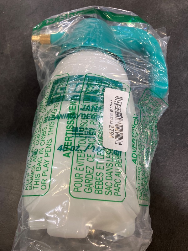 Photo 1 of CHAPIN 1046 Industrial Hand Pump Sprayer - 48 Oz