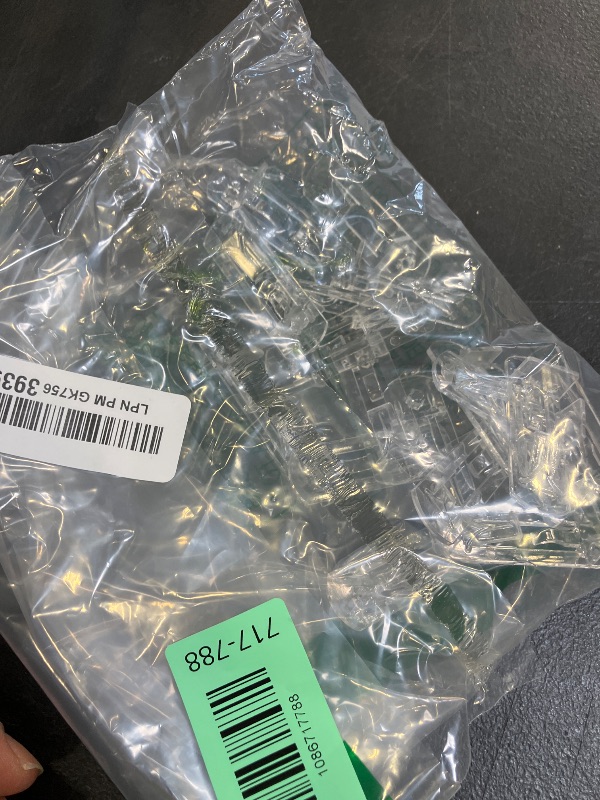 Photo 1 of LonlyEagle 20pcs Locking Shelf Support Pegs