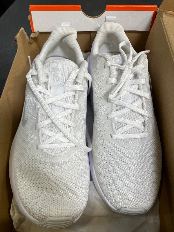Photo 1 of Nike Women's Bella 7 Training Shoes - US 8