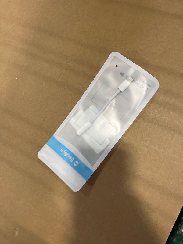 View 2 of Seulliya MFi Certified Lightning to 3.5mm Headphone Adapter (White)