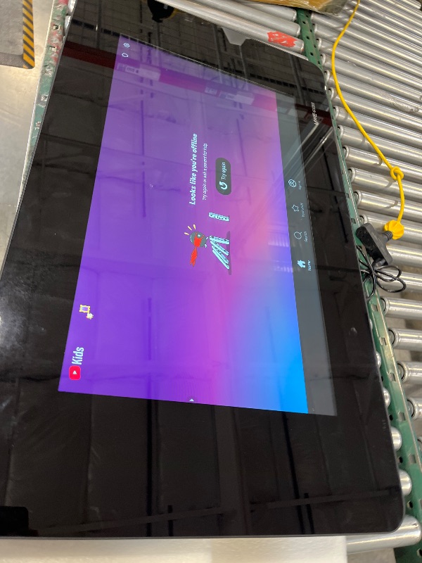 Photo 1 of QIXZOCV 32 Inch FHD Touchscreen Game Table-----MINOR USE